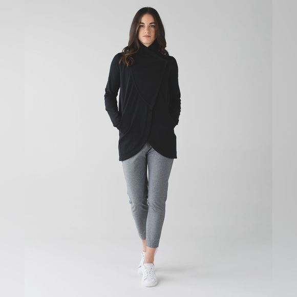 VGUC Lululemon That’s a Wrap Jacket, Size 4, Black - Picture 1 of 8